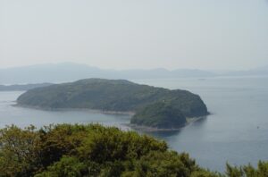 九州の島巡りで訪れるべき神社と仏閣はどこですか？