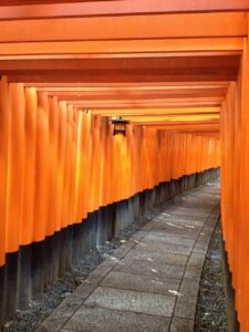 佐賀の祐徳稲荷神社の由来とは何ですか？